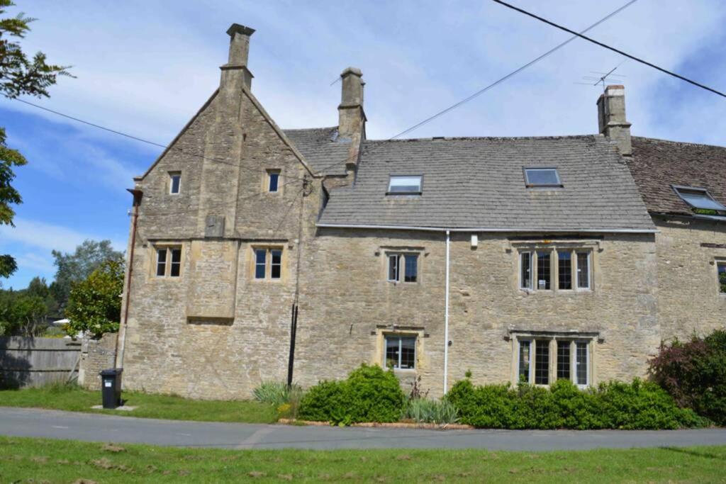 The Old Manor Coach House Lägenhet Cirencester Exteriör bild