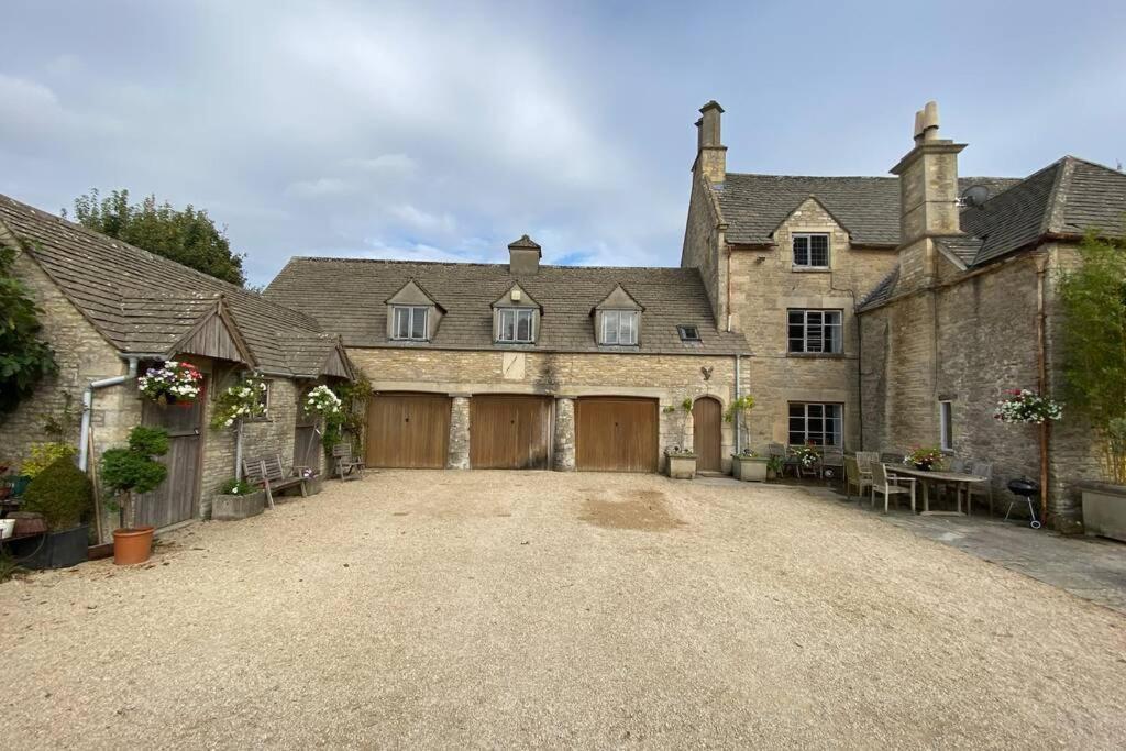 The Old Manor Coach House Lägenhet Cirencester Exteriör bild